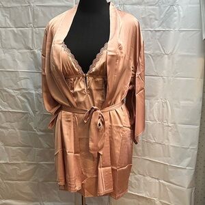Elegant Peach Satin Women's lingerie